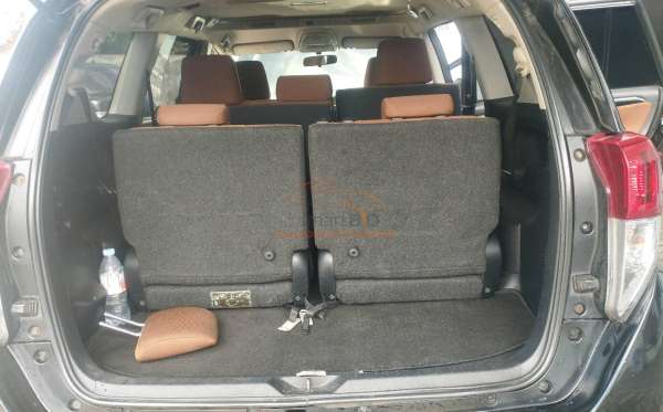 TOYOTA KIJANG INNOVA V