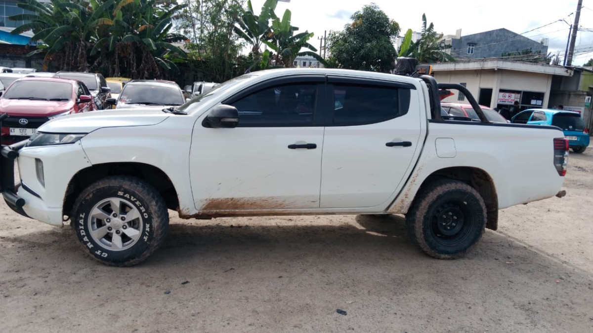 MITSUBISHI  TRITON DC GLS 4X4