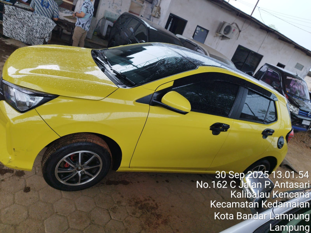 DAIHATSU  AYLA  1.0 X