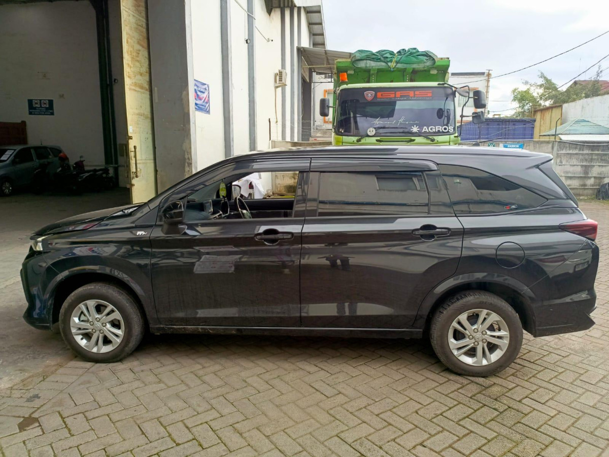 TOYOTA  AVANZA  1.3 E