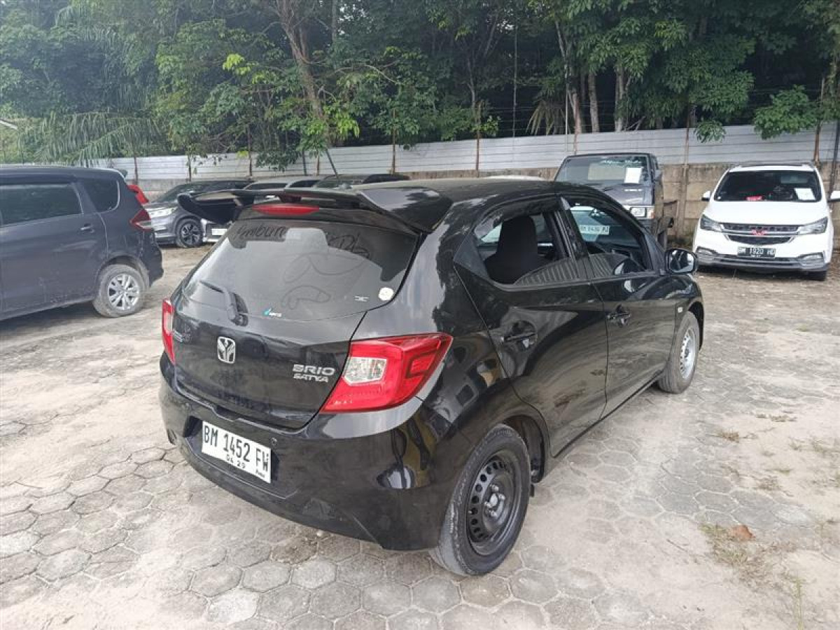 HONDA  BRIO  SATYA 1.2 E