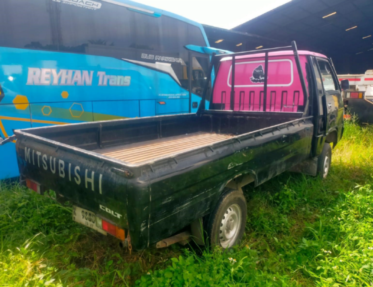 MITSUBISHI L 300 L 300 PU