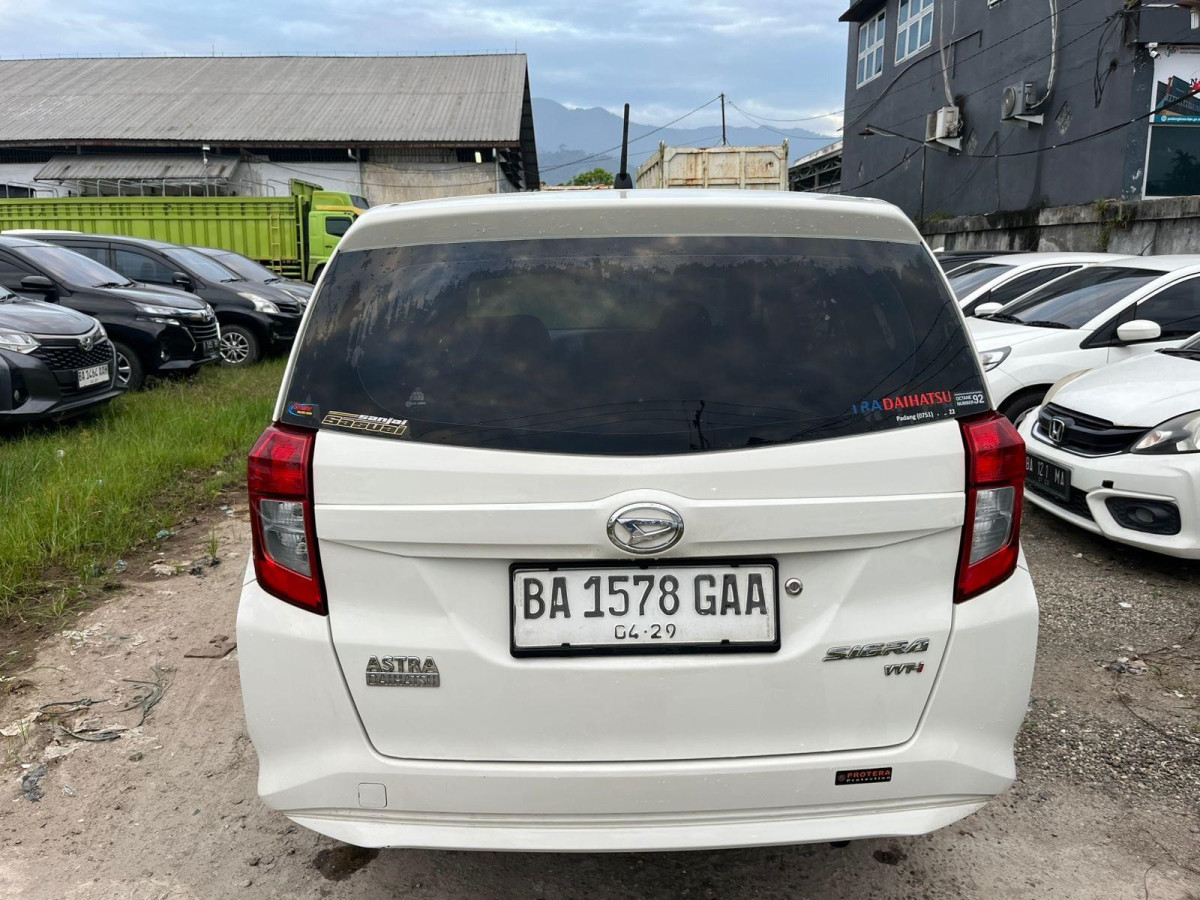DAIHATSU  SIGRA  D