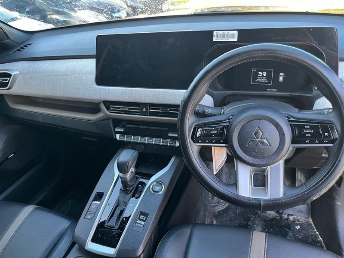 MITSUBISHI  XFORCE  ULTIMATE