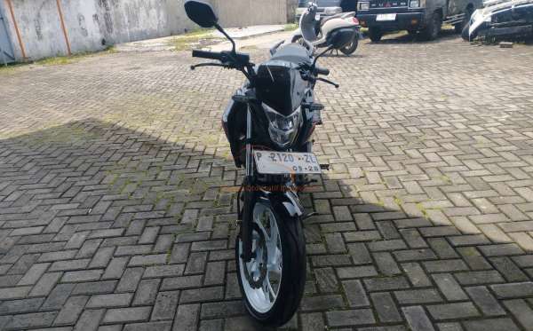 HONDA CB 150 R