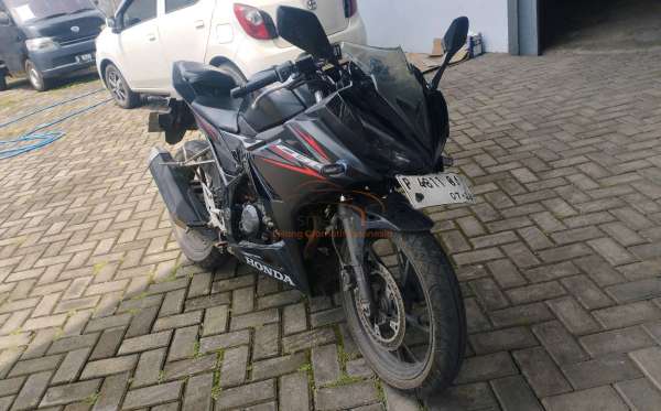 HONDA CBR 150 R