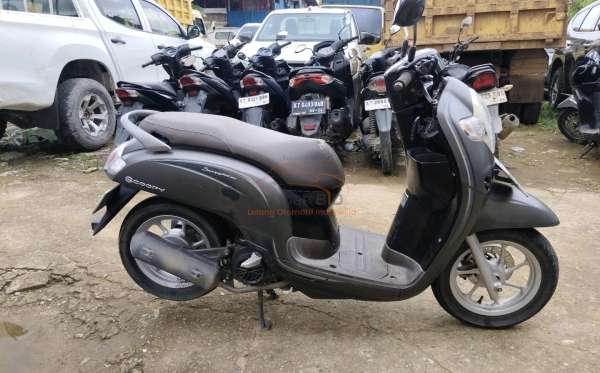HONDA SCOOPY CW