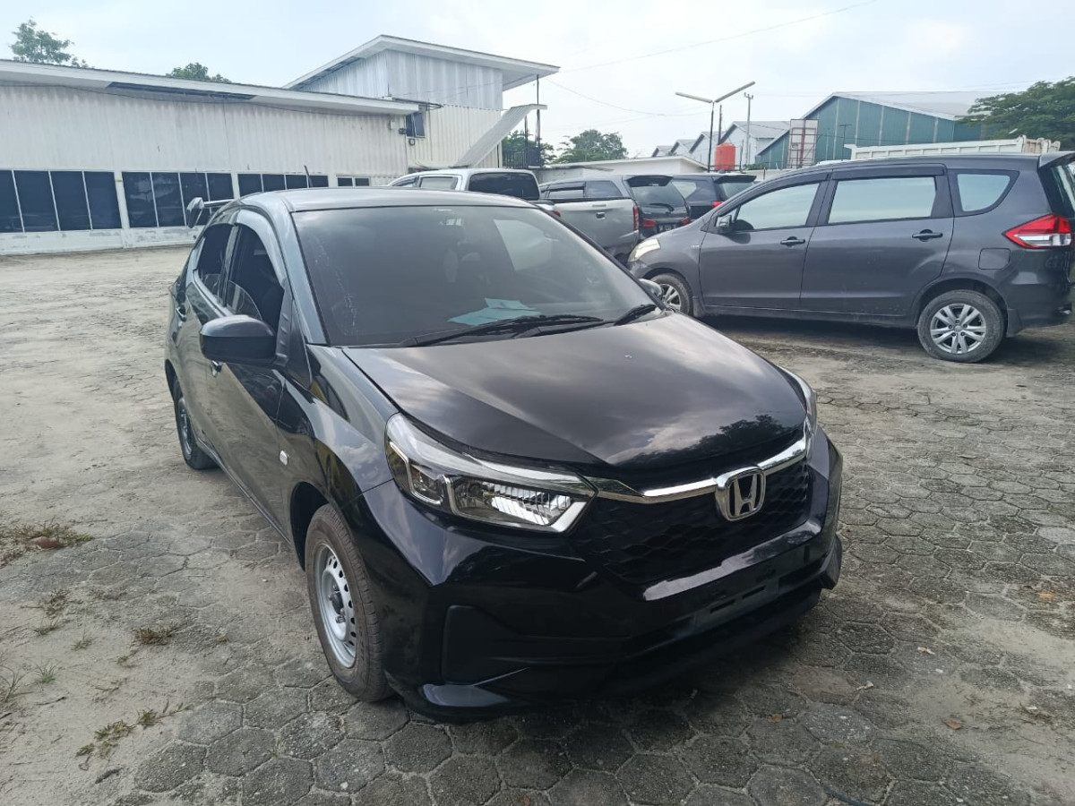HONDA  BRIO  SATYA 1.2 E