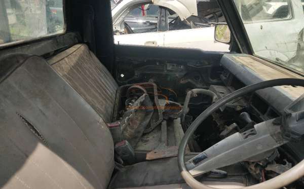 MITSUBISHI  L 300  PU