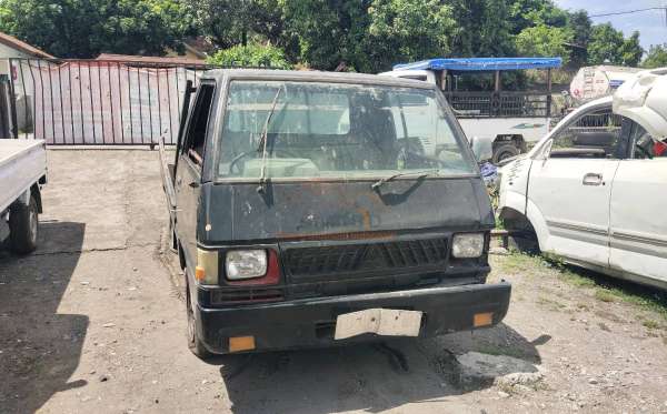 MITSUBISHI  L 300  PU