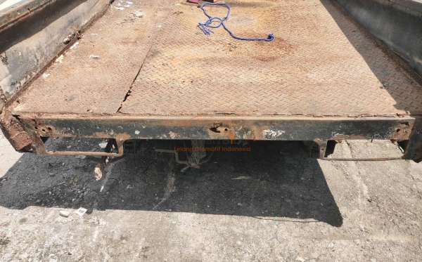 MITSUBISHI  L 300  PU