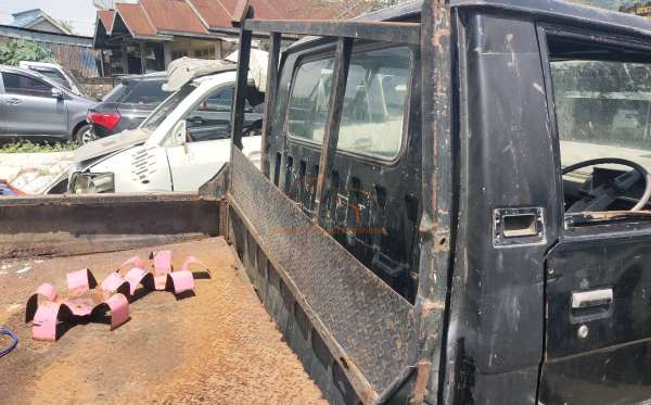 MITSUBISHI  L 300  PU