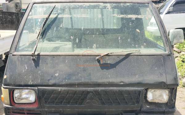 MITSUBISHI  L 300  PU