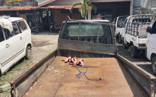 MITSUBISHI  L 300  PU