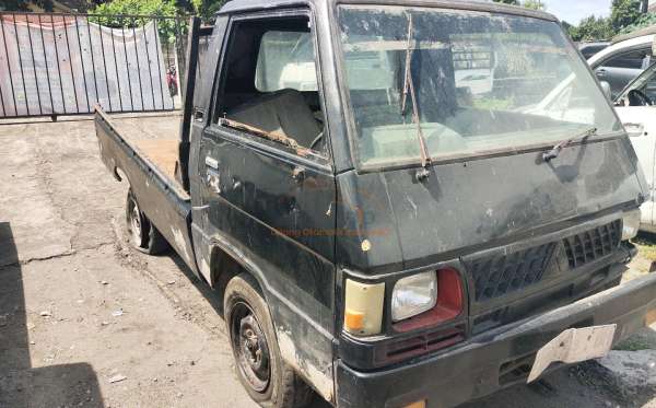 MITSUBISHI  L 300  PU