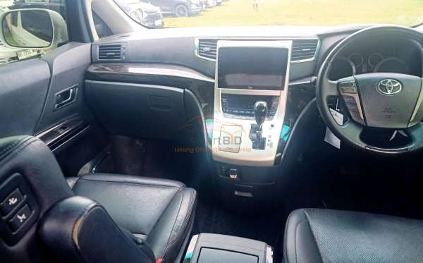TOYOTA ALPHARD SC 2.4
