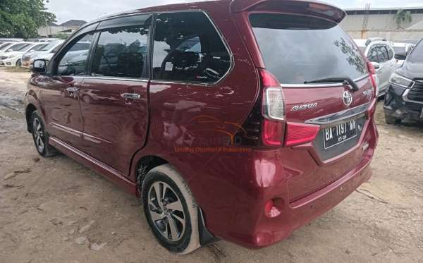 TOYOTA AVANZA VELOZ