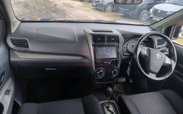 TOYOTA AVANZA VELOZ