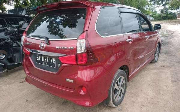 TOYOTA AVANZA VELOZ