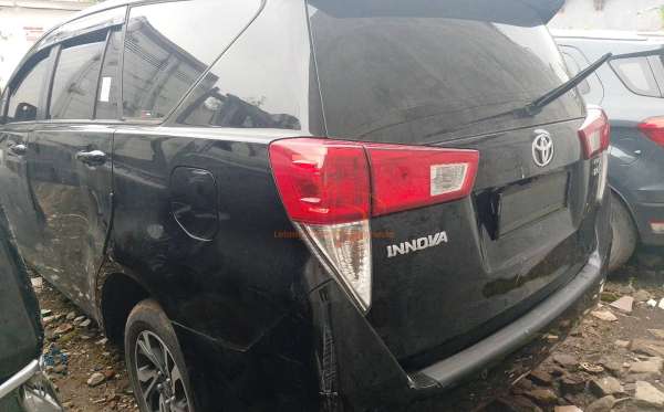TOYOTA INNOVA 2.4 G