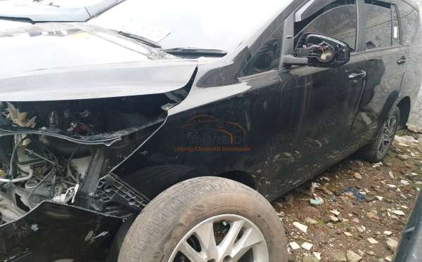 TOYOTA INNOVA 2.4 G