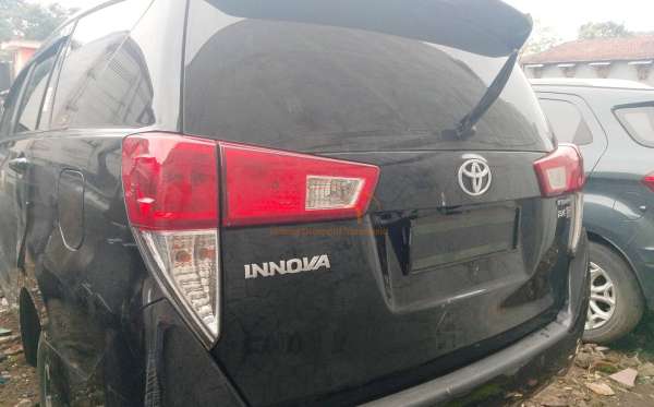 TOYOTA INNOVA 2.4 G