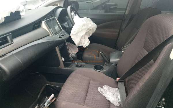 TOYOTA INNOVA 2.4 G