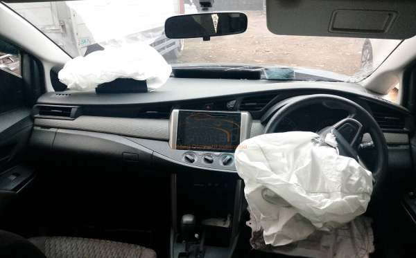 TOYOTA INNOVA 2.4 G