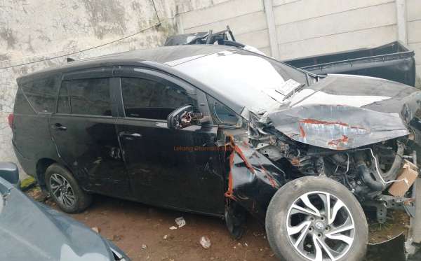 TOYOTA INNOVA 2.4 G
