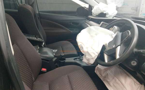 TOYOTA INNOVA 2.4 G
