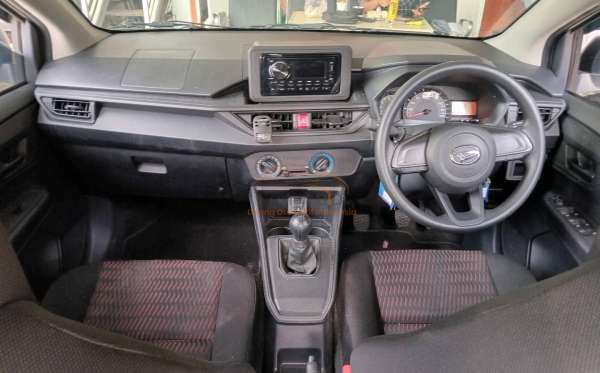 DAIHATSU AYLA 1.0 X