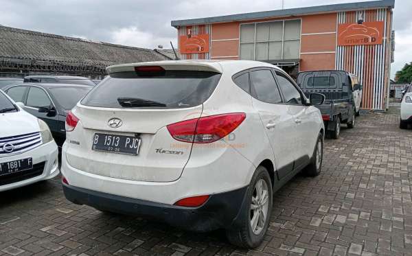 HYUNDAI TUCSON 2.0 2WD