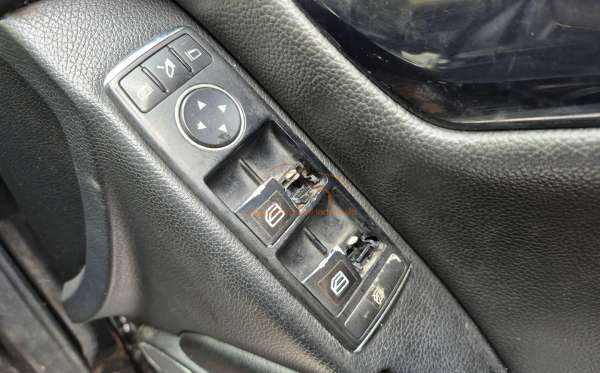 MERCEDES BENZ C 200 CGI