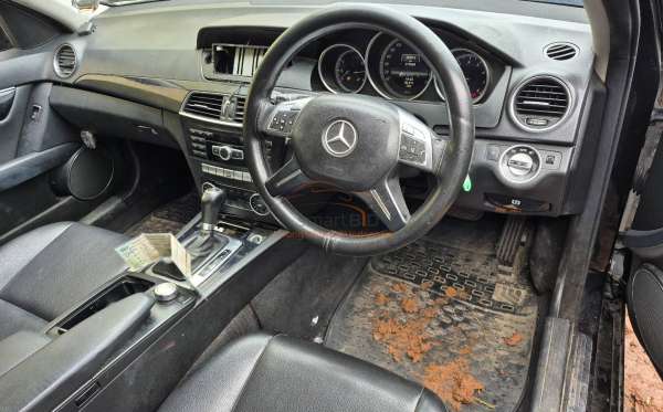 MERCEDES BENZ C 200 CGI