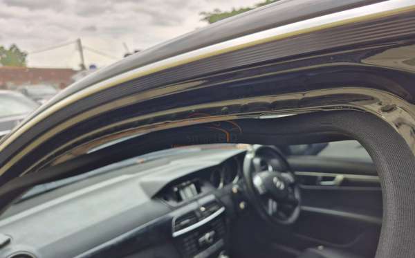 MERCEDES BENZ C 200 CGI