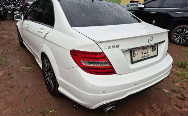 MERCEDES BENZ C250