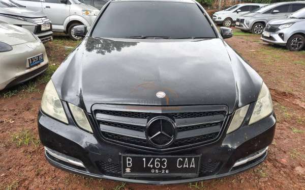 MERCEDES BENZ E 200