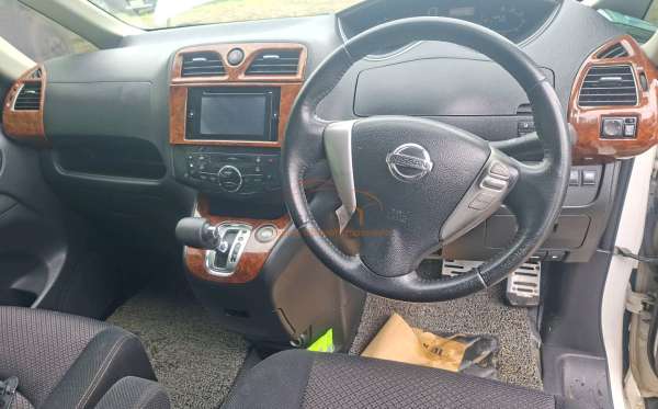 NISSAN SERENA HIGWAY STAR 2.0