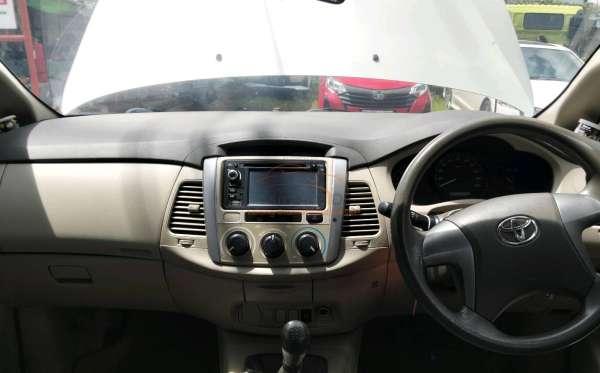 TOYOTA INNOVA