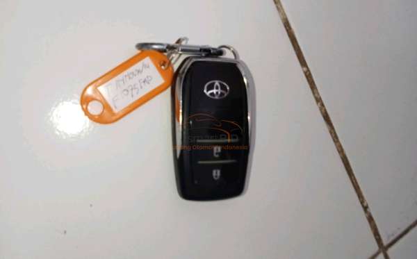 TOYOTA INNOVA VENTURER