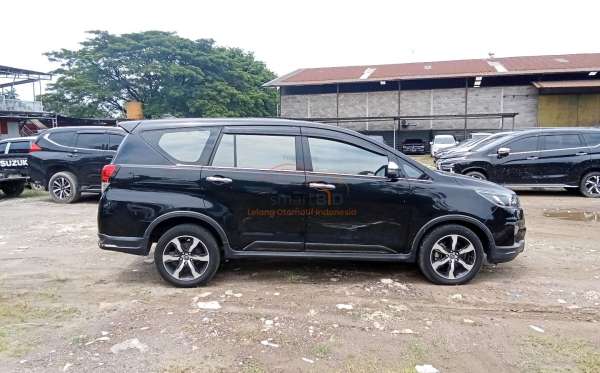 TOYOTA INNOVA VENTURER