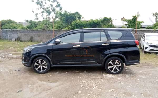 TOYOTA INNOVA VENTURER