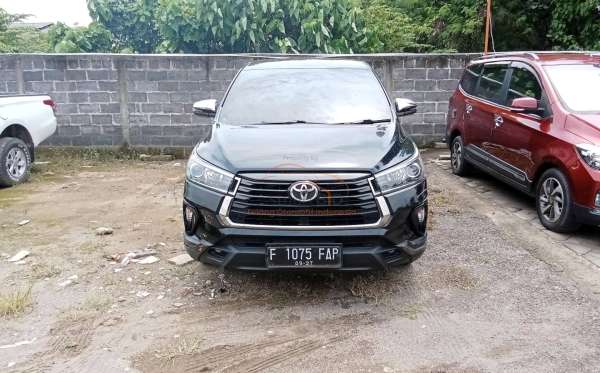 TOYOTA INNOVA VENTURER