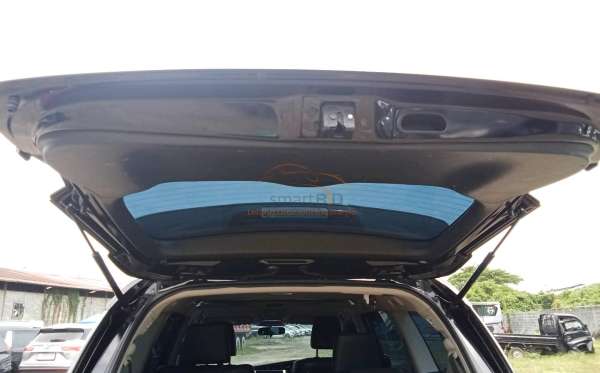 TOYOTA INNOVA VENTURER