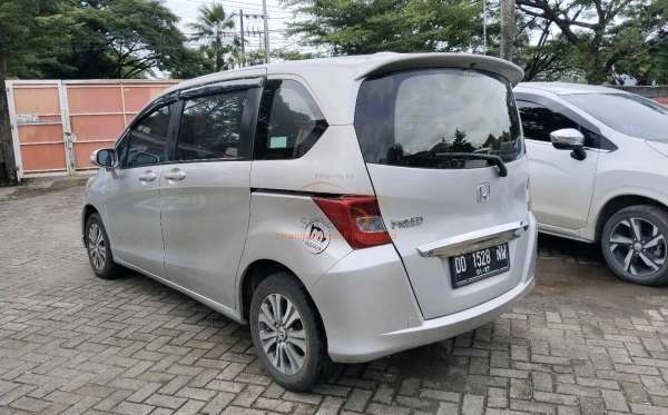 HONDA FREED GB3 1.5 E