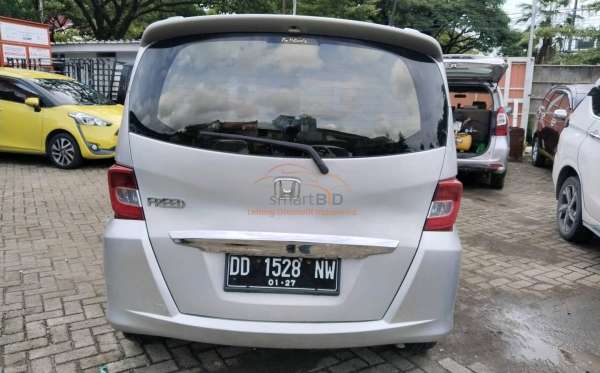 HONDA FREED GB3 1.5 E