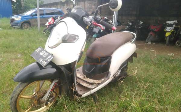 HONDA SCOOPY CW