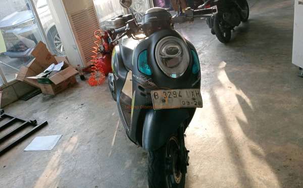 HONDA SCOOPY CW