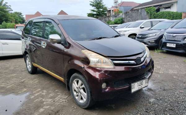 TOYOTA AVANZA