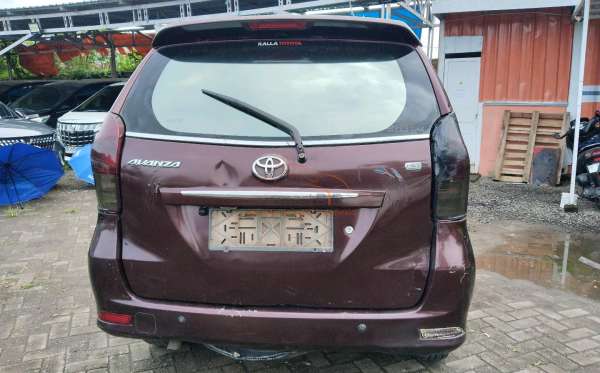 TOYOTA AVANZA